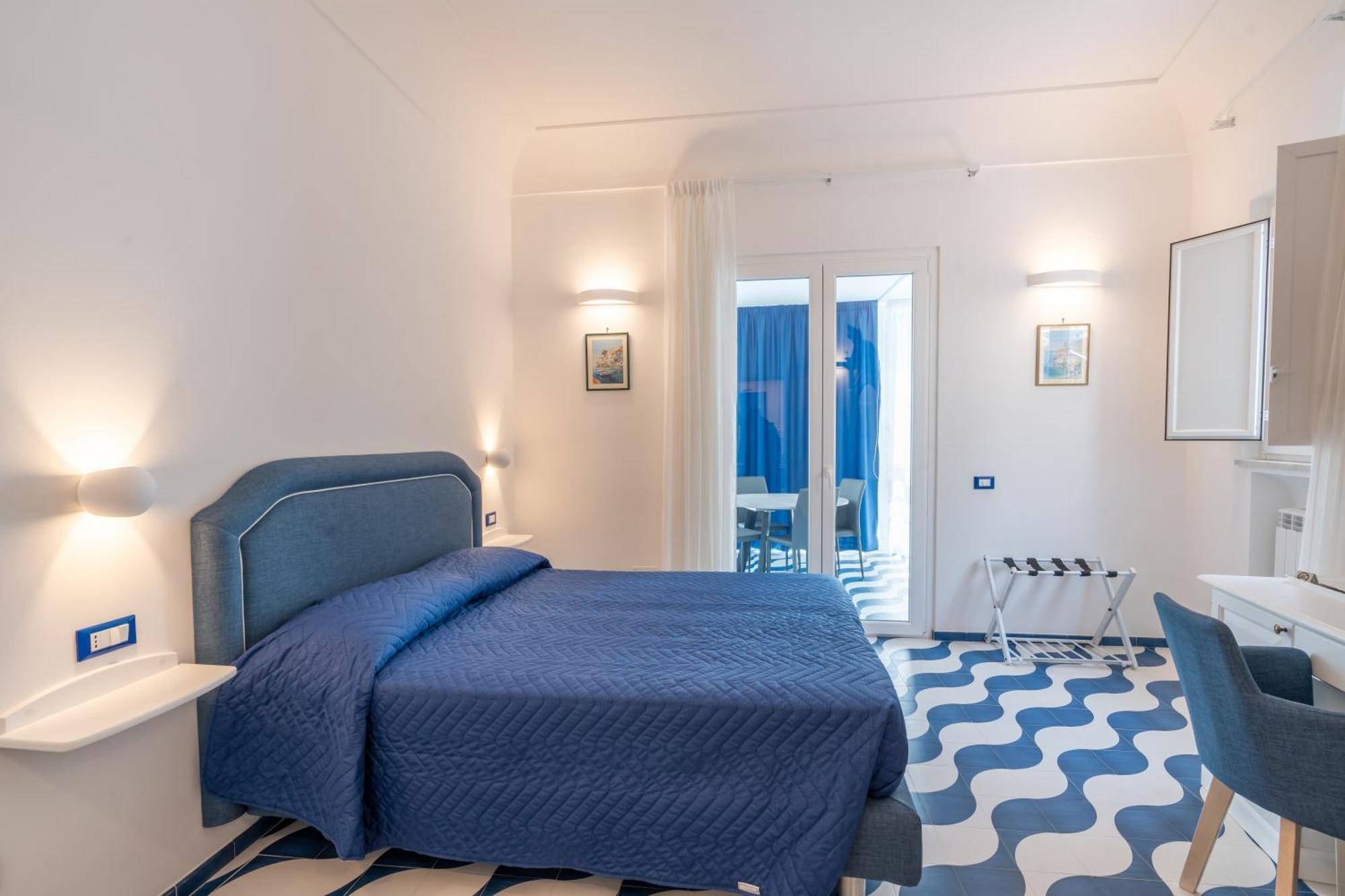 Elite Luxury Suites Минори Экстерьер фото